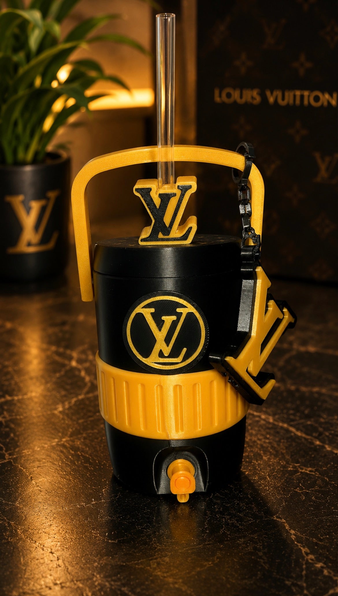 Lv can holder